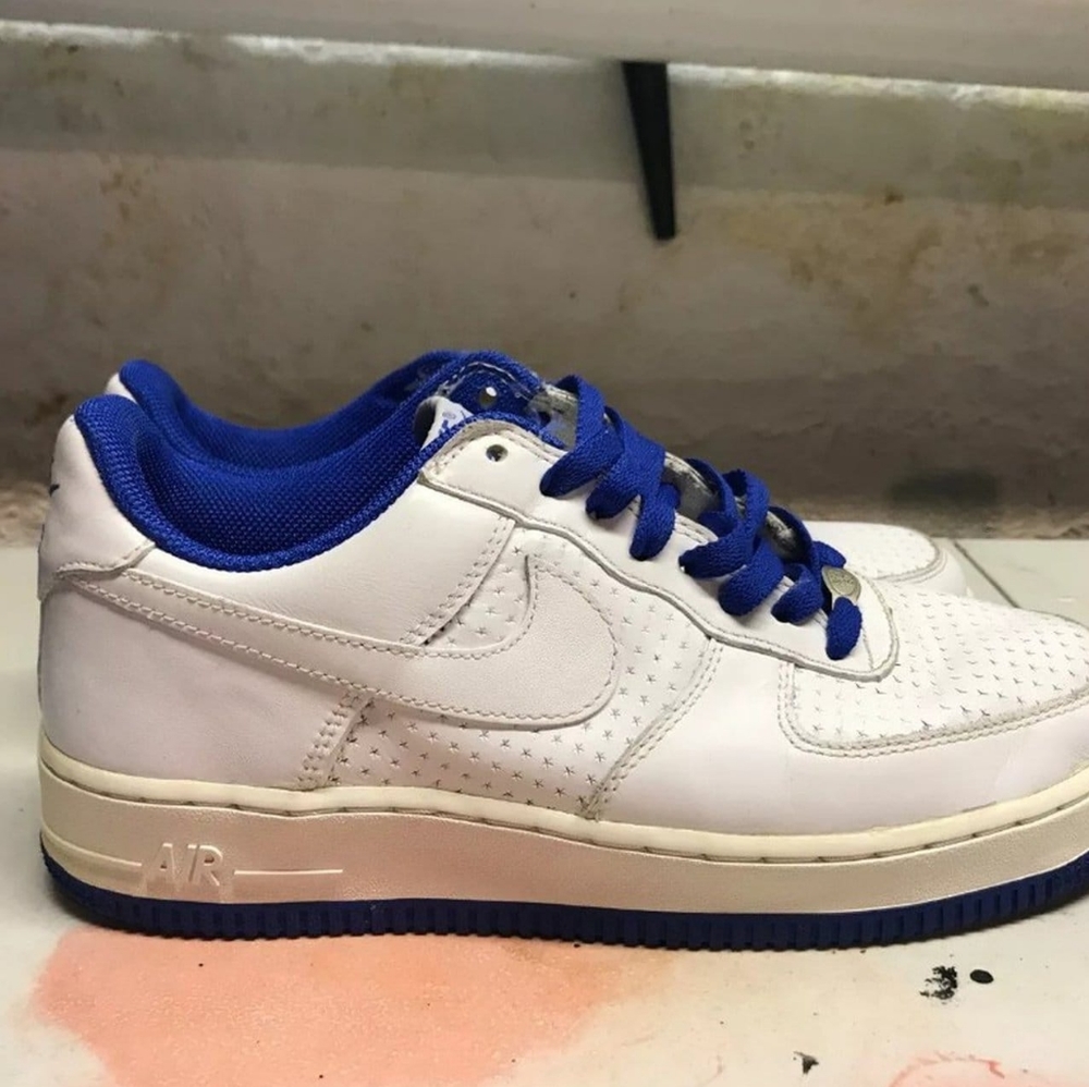 Nike AF1 with blue accents size men's US 8 EU 41